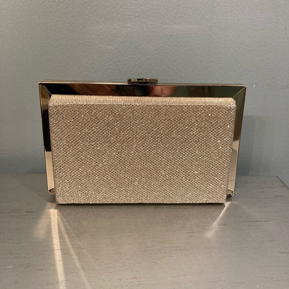 Expressions NYC gold crossbody/clutch evening bag - Picture 8 of 8